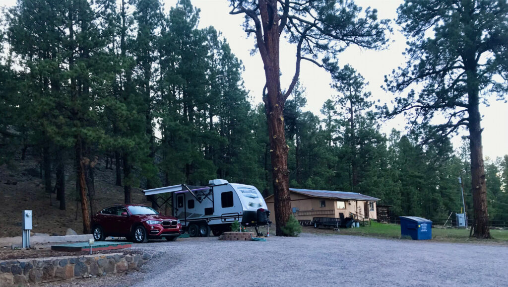 Heaslett's Circle B Cabins & RV Park