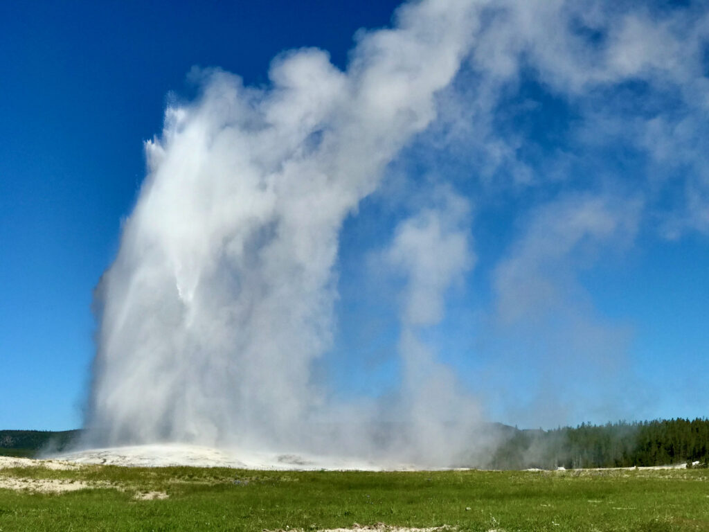 ⁨Old Faithful⁩ at Yellowstone National Park⁩