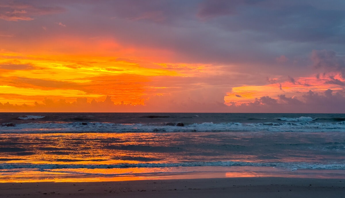 Picture of a sunrise on the beach